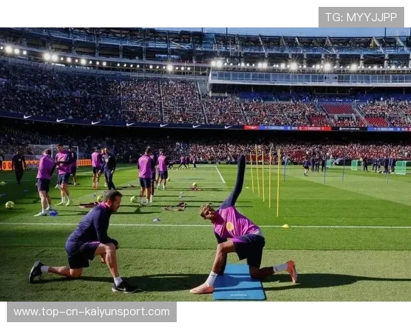 巴萨三人组合瞬间打穿防区：一堂你从未见过的进攻速成课